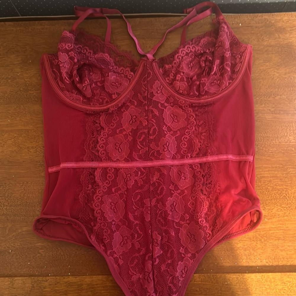 NEW WITH TAGS FASHION NOVA LINGERIE BODY SUIT